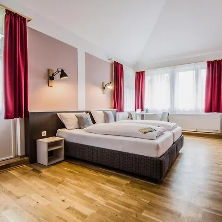 Hotel Jufa Koenigswinter/bonn 4*