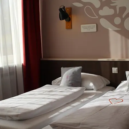 Hotel Jufa Koenigswinter/bonn 4*