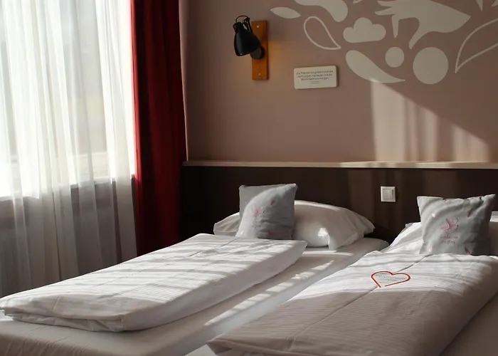 ホテル Jufa Koenigswinter/bonn 4*